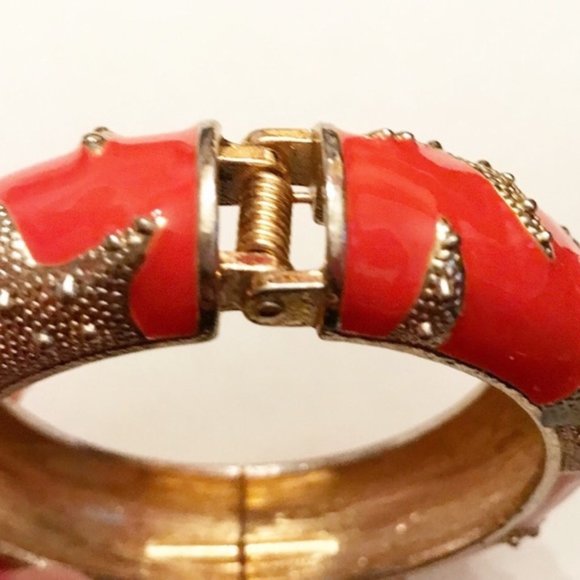 Amrita Starfish Tangerine Glow Bangle Bracelet - Picture 4 of 5